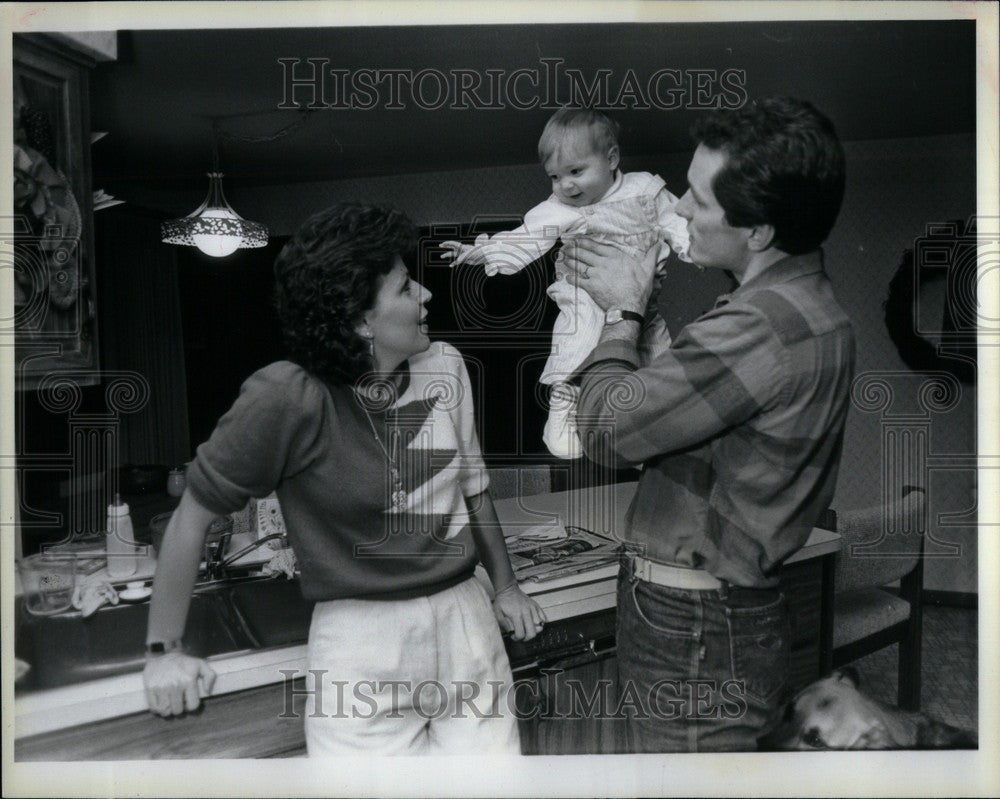 1985 Press Photo john ogrodnick wife Betty Anne - Historic Images