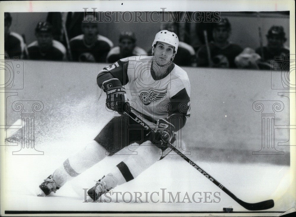 1985 Press Photo John Ogrodnick hockey Red Wings - Historic Images