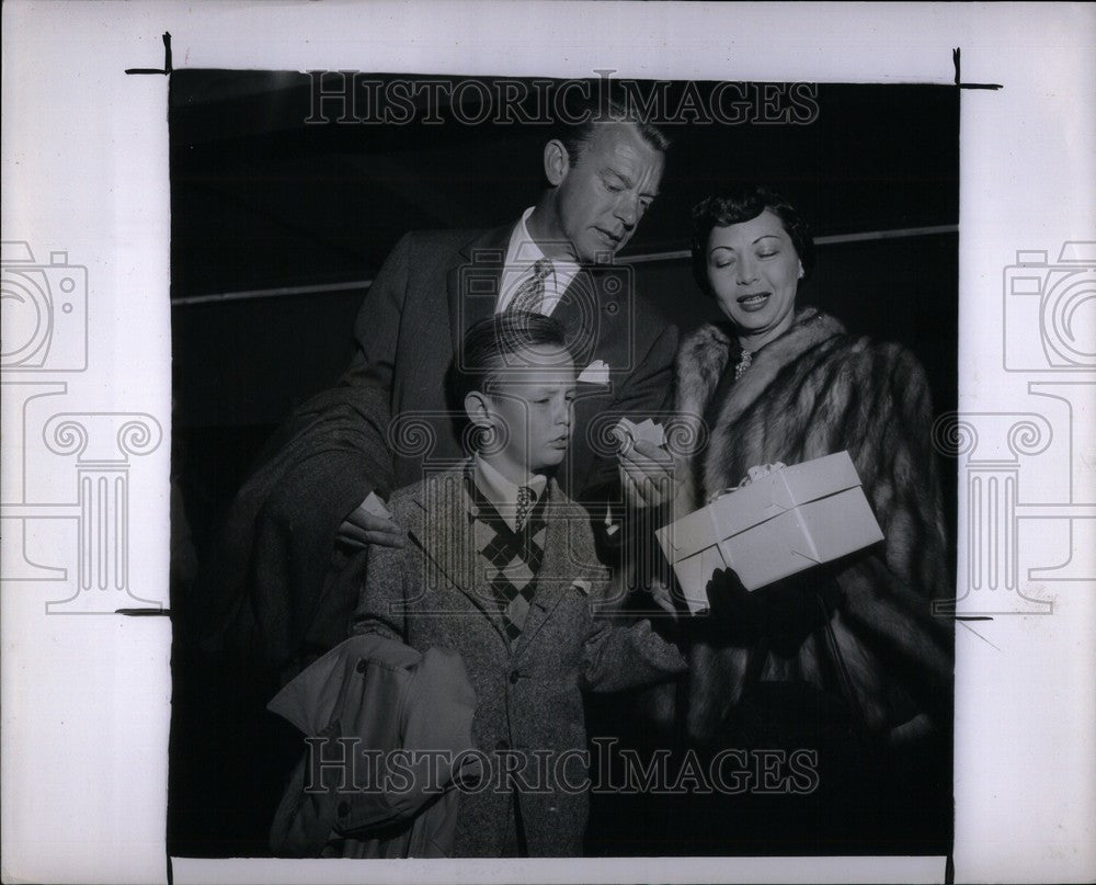 1951 Press Photo Dennis O&#39;Keefe actor - Historic Images