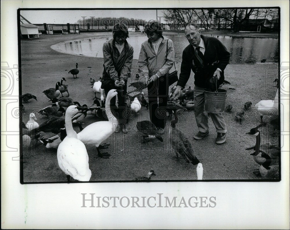 1988 Press Photo Jack Miner Jasper geese sanctuary bird - Historic Images