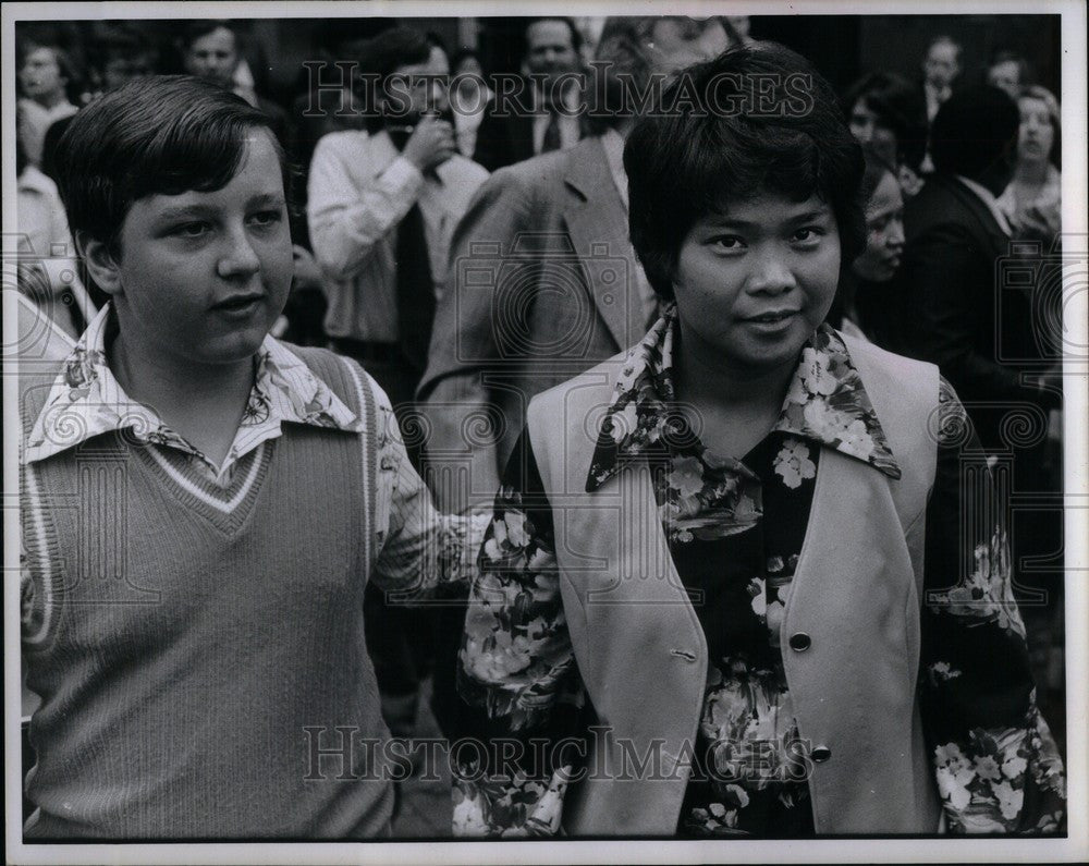 1976 Press Photo Filipina Narciso Scott Branham - Historic Images