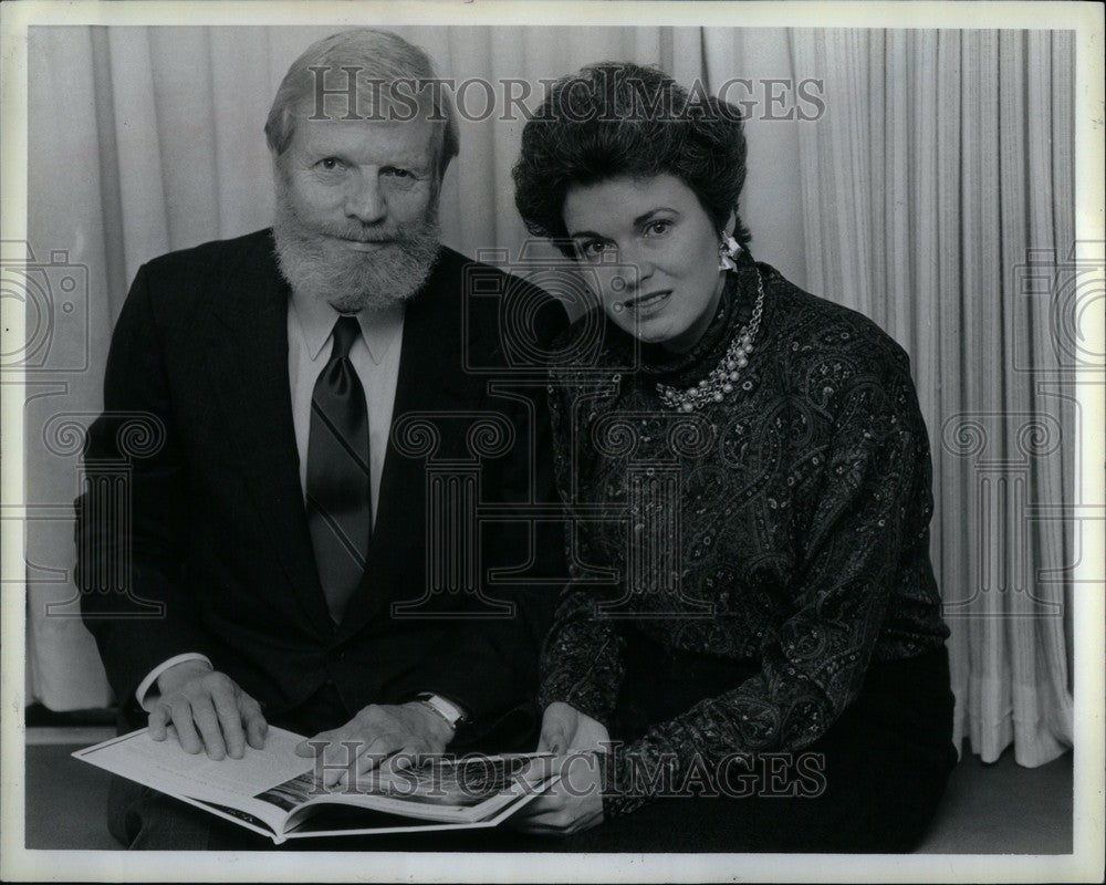 1988 Press Photo John Naisbitt Author - Historic Images