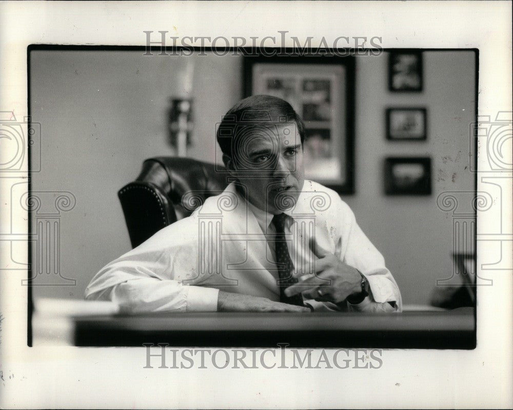 1986 Press Photo Robert Mylod Michigan National Bank - Historic Images