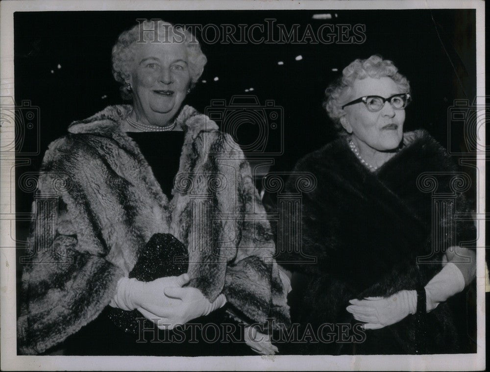 1958 Press Photo Mrs. Wilson W. Mills - Historic Images