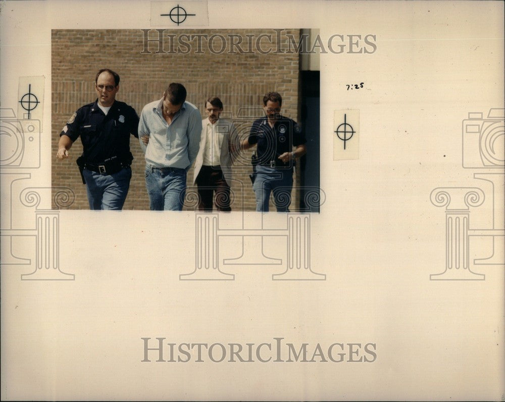 1989 Press Photo Vester Mills James Camilli - Historic Images