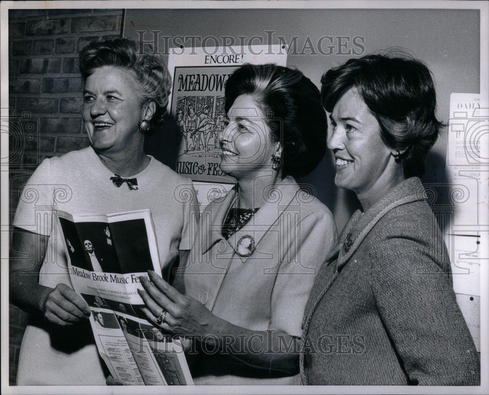 1965 Press Photo Mrs. Ben Mills Area Chirman - Historic Images