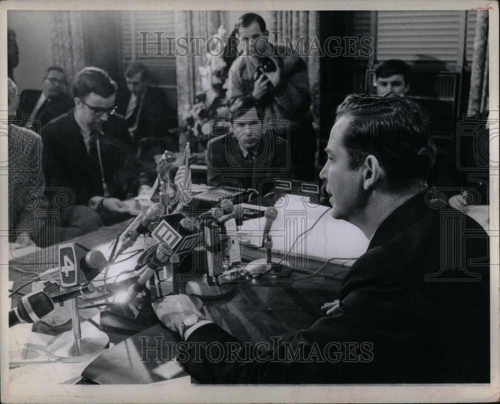 1969 Press Photo Governor William Milliken - Historic Images