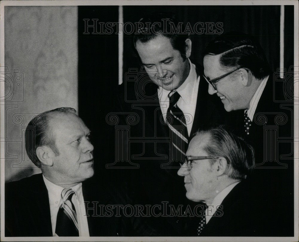 1974 Press Photo William Milliken Politician Michigan - Historic Images