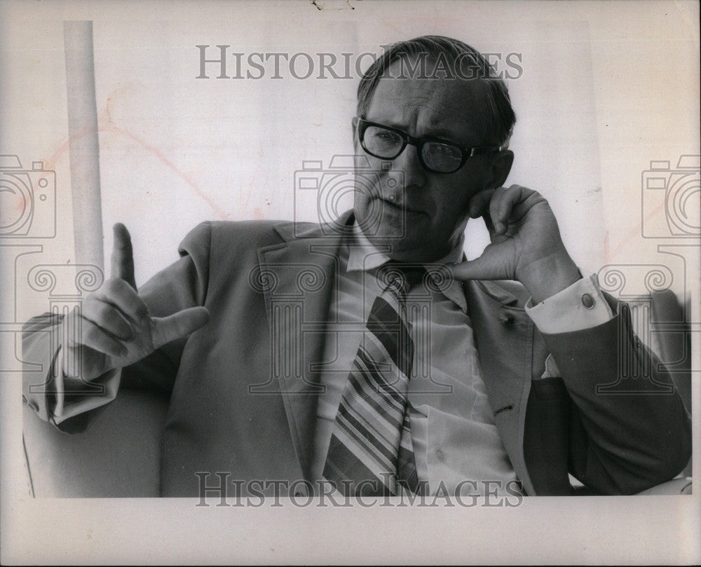 1972 Press Photo Dr. Vean Mayer - Historic Images