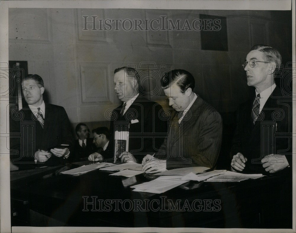 1945 Press Photo Mead Committee - Historic Images