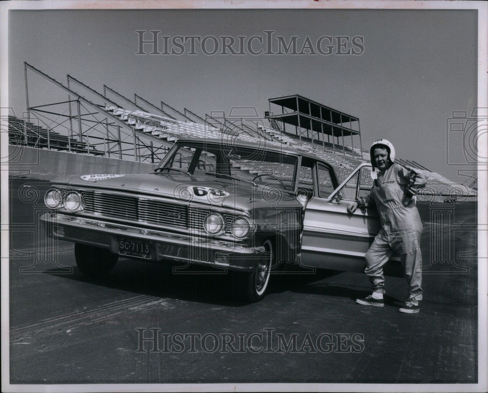 Press Photo Bobby Mather Michigan International - Historic Images