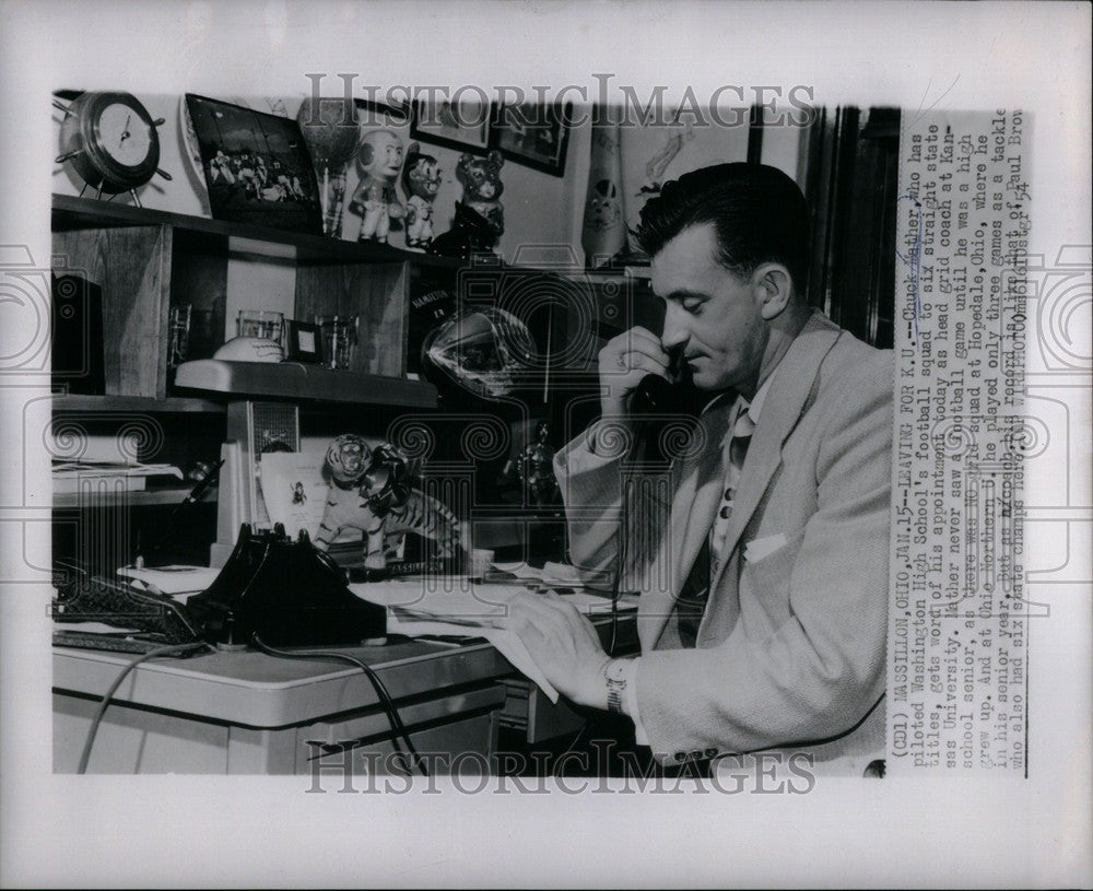 1954 Press Photo Chuck Mather Kansas University coach - Historic Images