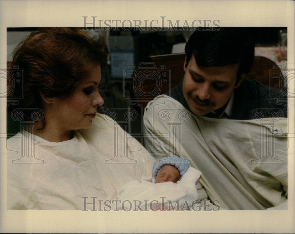 1988 Press Photo Raymond L&#39;Esperance Quintuplets Royal - Historic Images