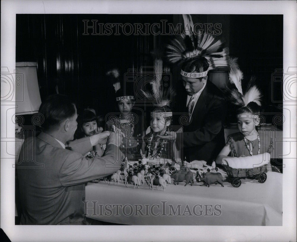 1954 Press Photo Green Le Ray - Historic Images