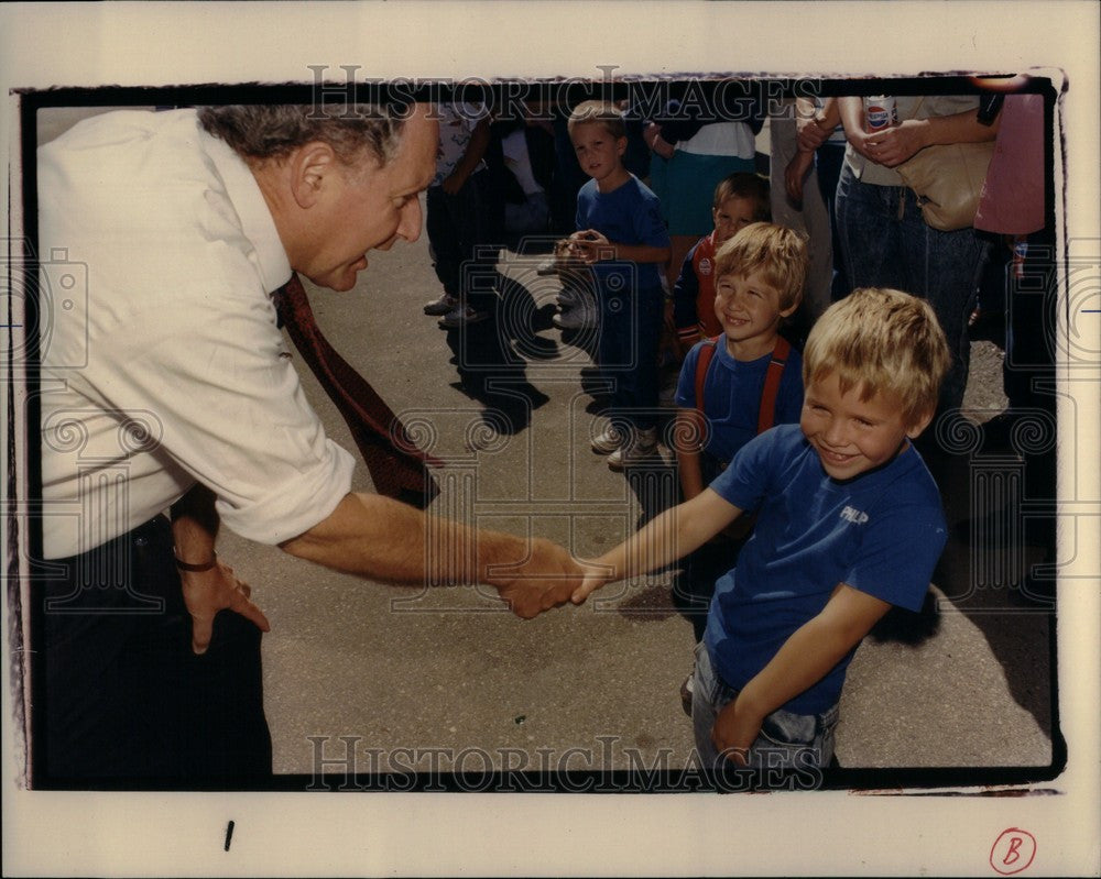 1989 Press Photo Carl Levin Senator Michigan - Historic Images