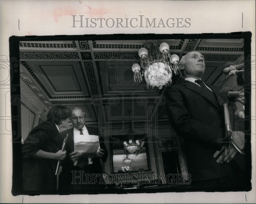 1989 Press Photo Carl Briefed - Historic Images