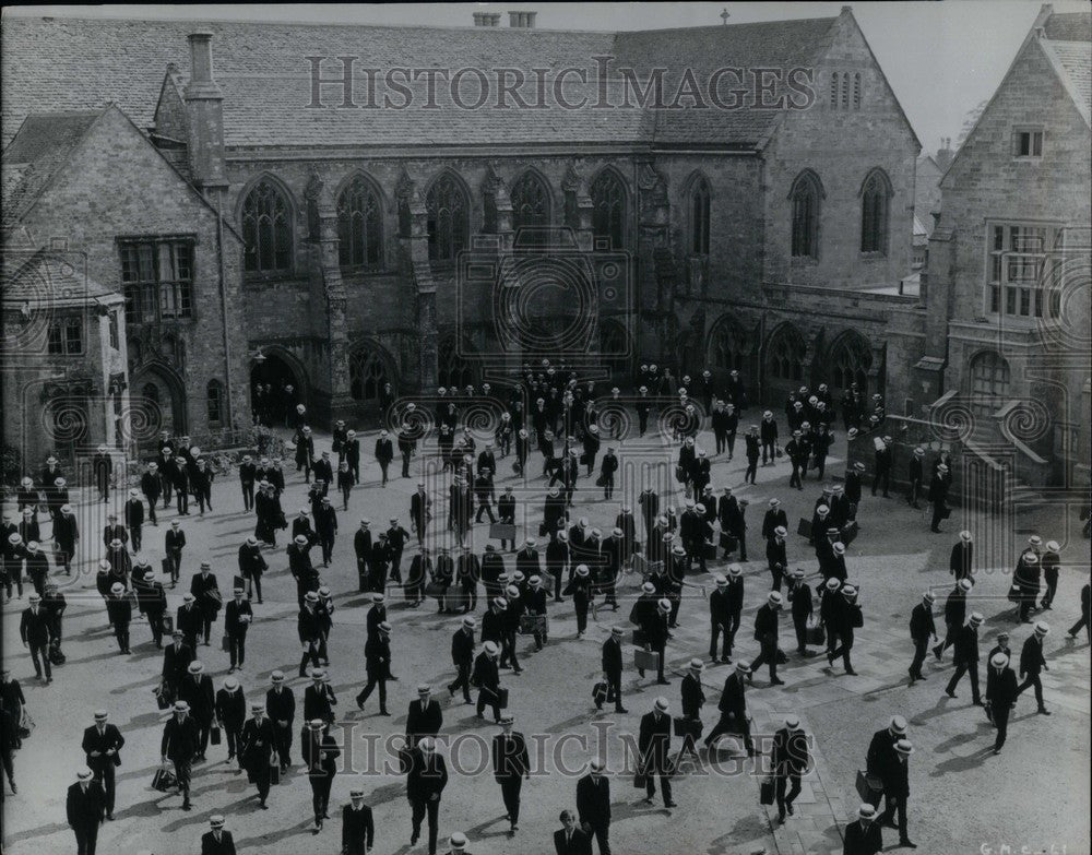 Press Photo Goodbye Mr. Chips Novel - Historic Images