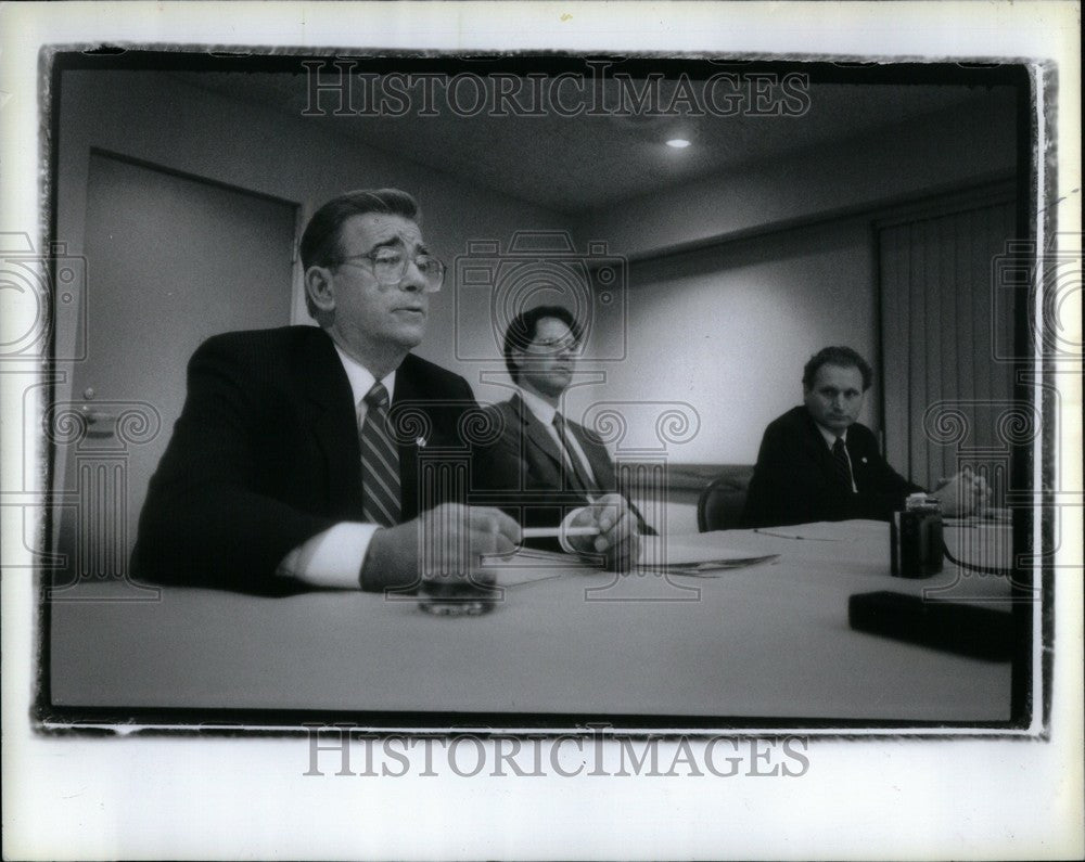 1990 Press Photo Leo Ottoni First Federal bank banking - Historic Images