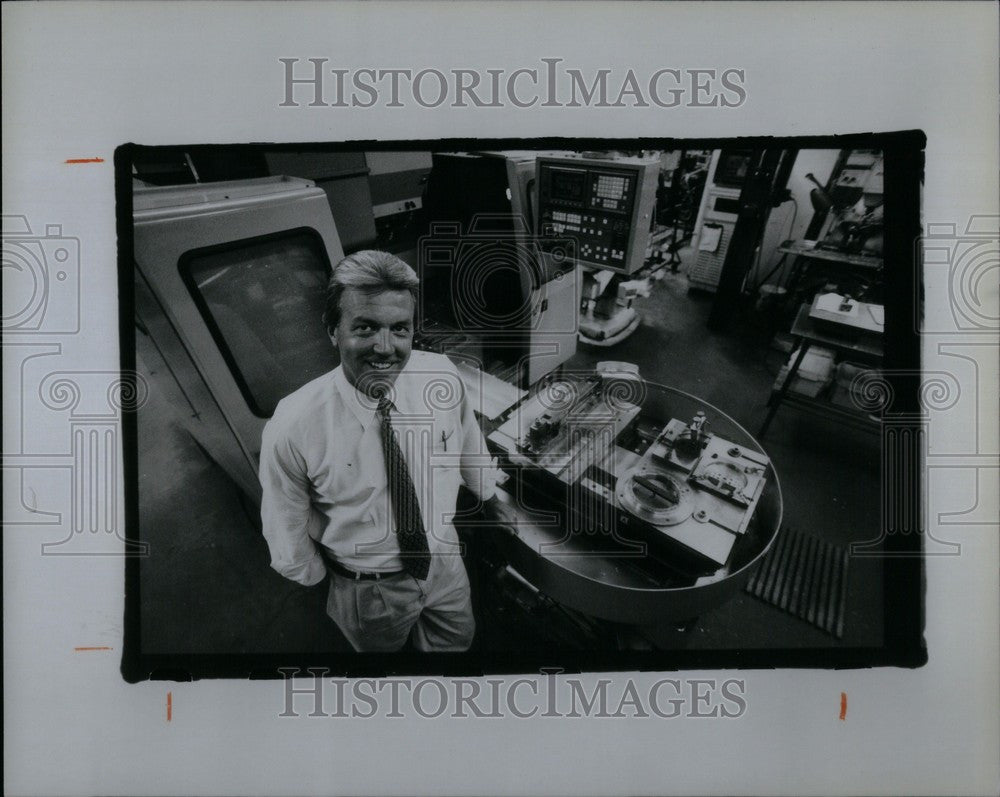 1993 Press Photo Peter LaFond Steel Tool - Historic Images