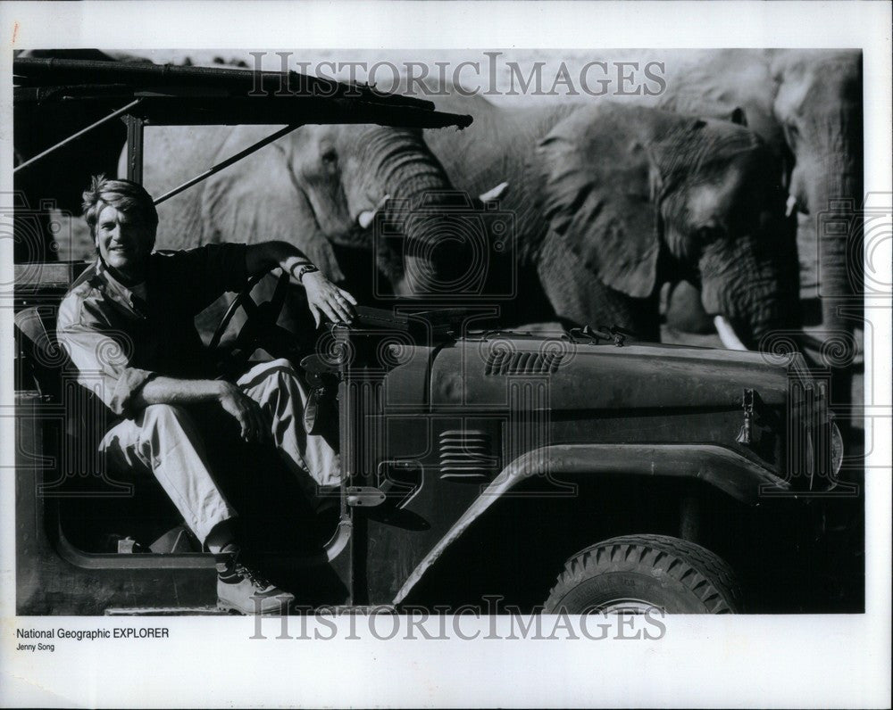 1994 Press Photo Boyd Matson Geographic Explorerand - Historic Images