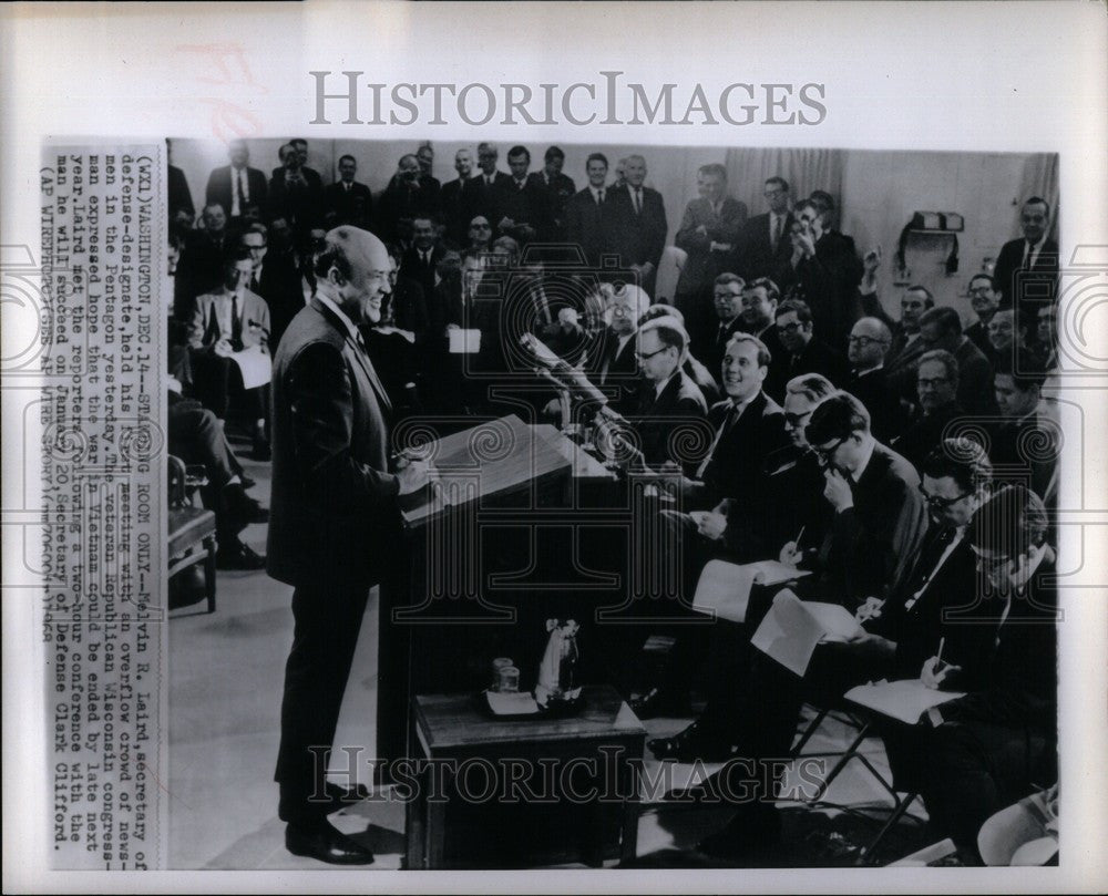 1968 Press Photo Melvin R Lair Pentagon news conference - Historic Images