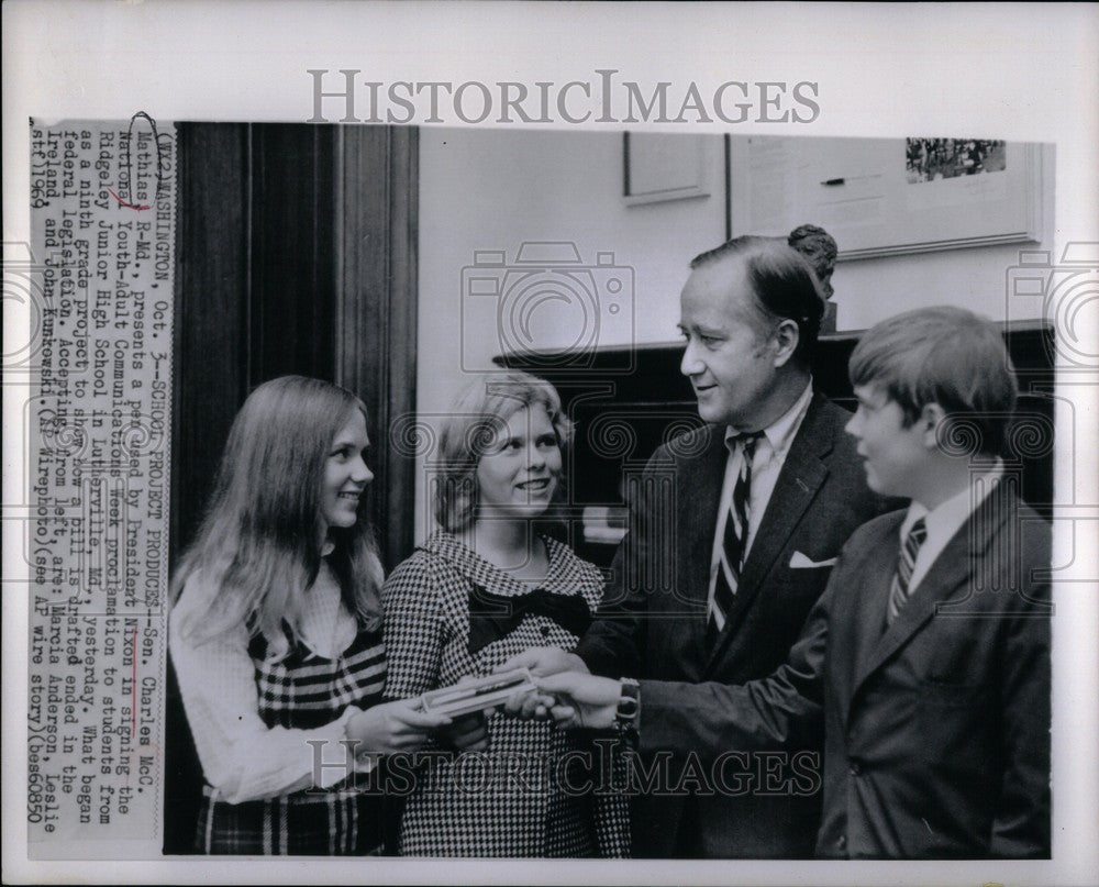 1969 Press Photo Charles Mathias president Nixon School - Historic Images