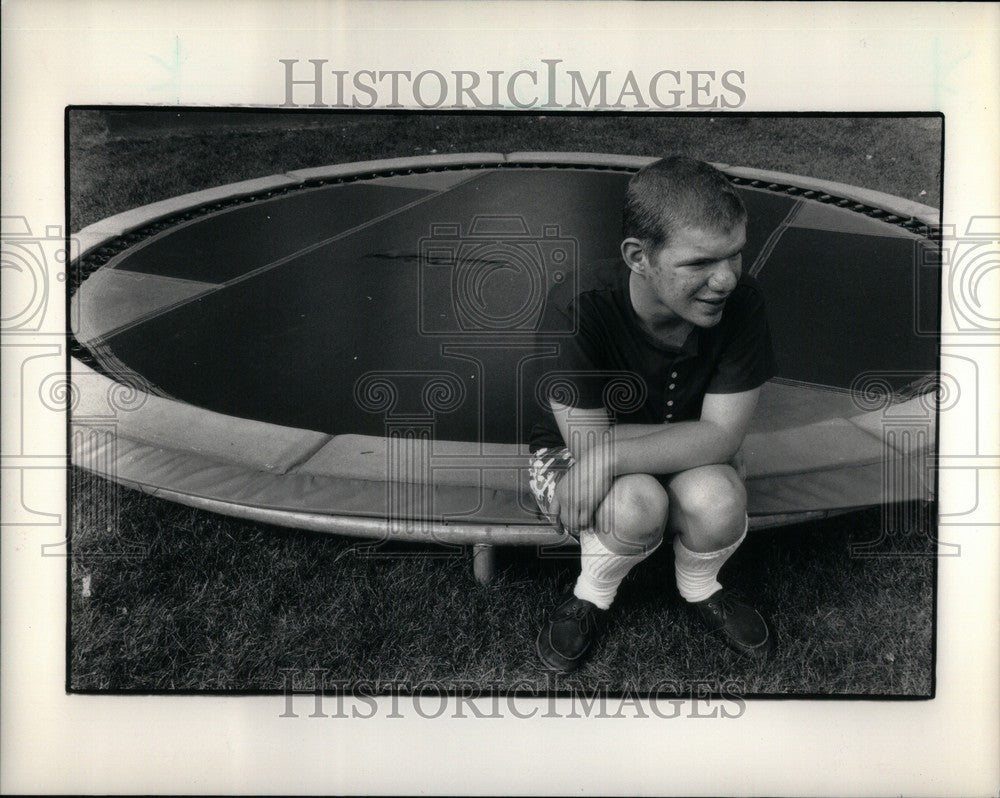 1987 Press Photo Clinton Matzo vandalized trampoline - Historic Images