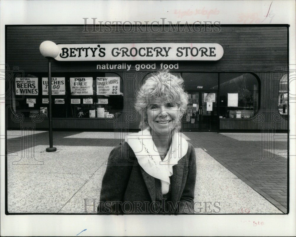 1983 Press Photo Betty Matthaei - Historic Images