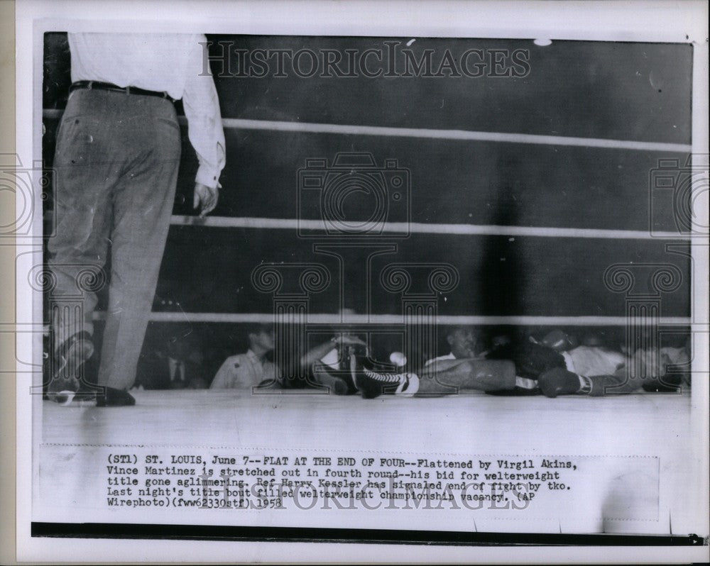 1958 Press Photo Virgil Akins Vince Martinez - Historic Images