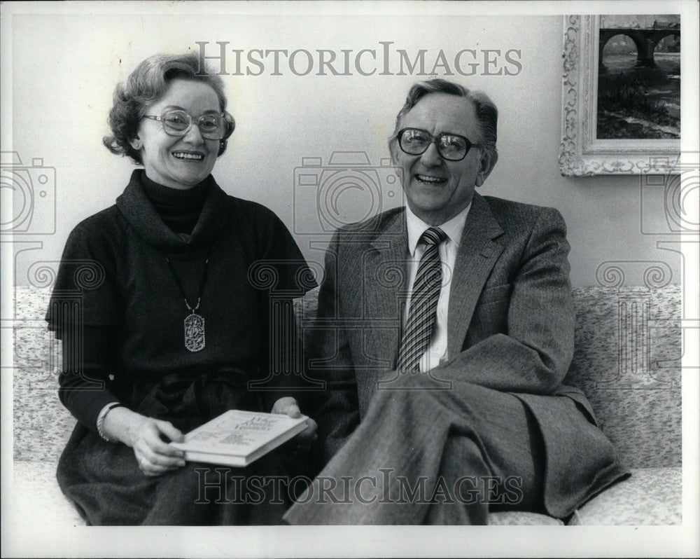 1982 Press Photo Herbert Oyer, E. Jane - Historic Images