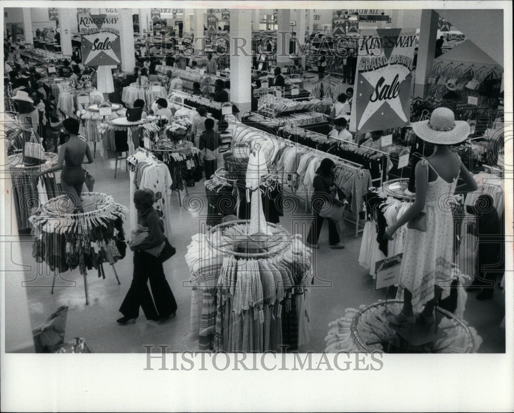 1981 Press Photo Kingsway Store Grand Opening Detroit - Historic Images