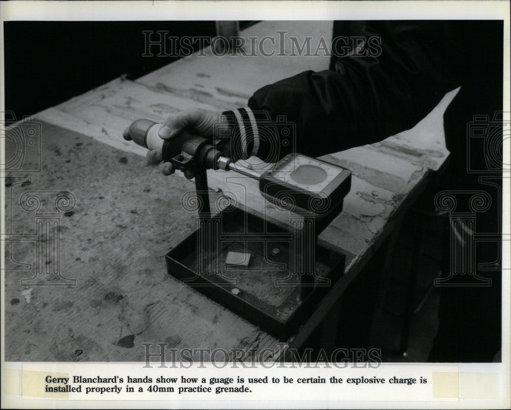 1988 Press Photo gerry blanchard show practice grenade - Historic Images