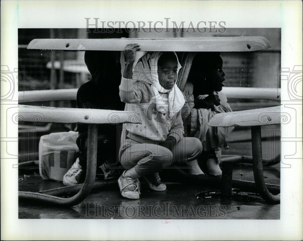 1985 Press Photo Angel Jones friends  Detroit shelter - Historic Images