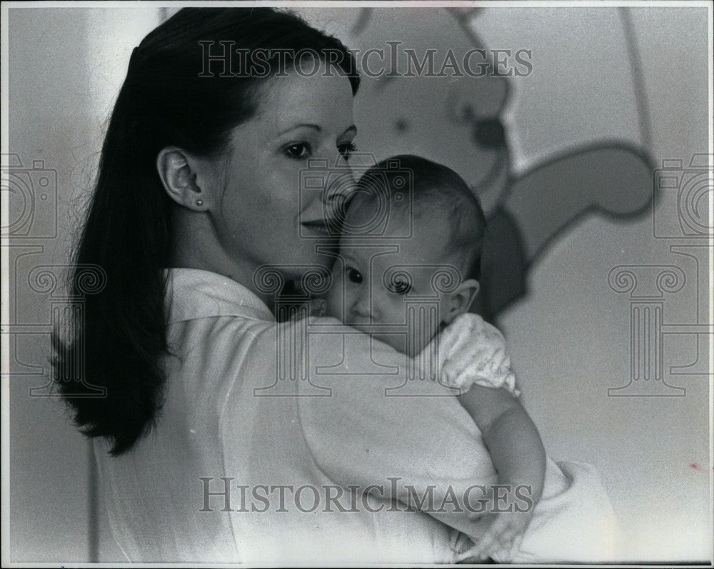 1982 Press Photo Mother Sue Hoffman ultra-sound technic - Historic Images