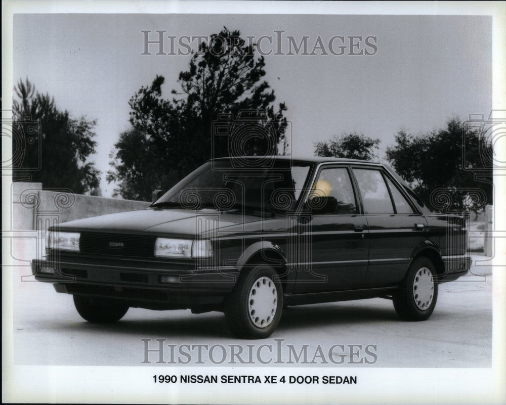 1990 Press Photo 1990 Nissan Sentr XE 4 Door Sedan - Historic Images