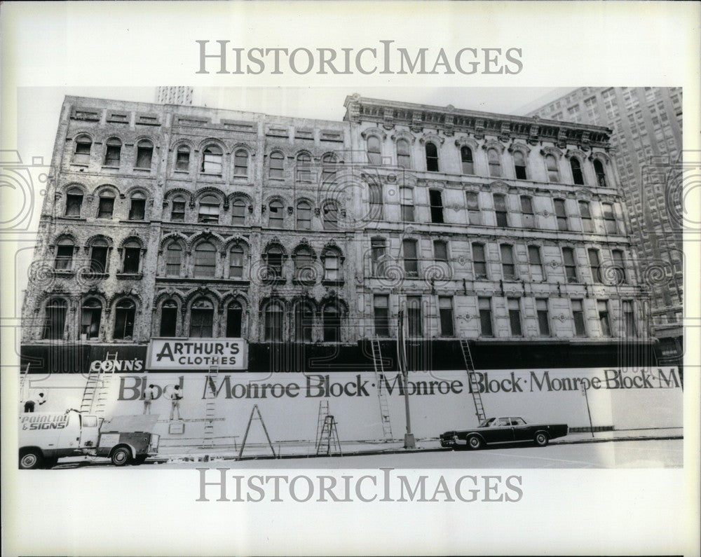 Press Photo Arthur&#39;s clothes building - Historic Images