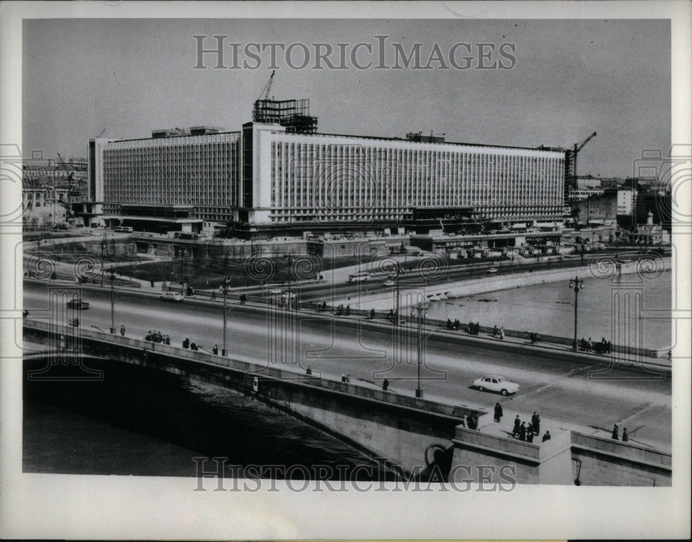 1967 Press Photo Hotel Russia facing Moscow River - Historic Images