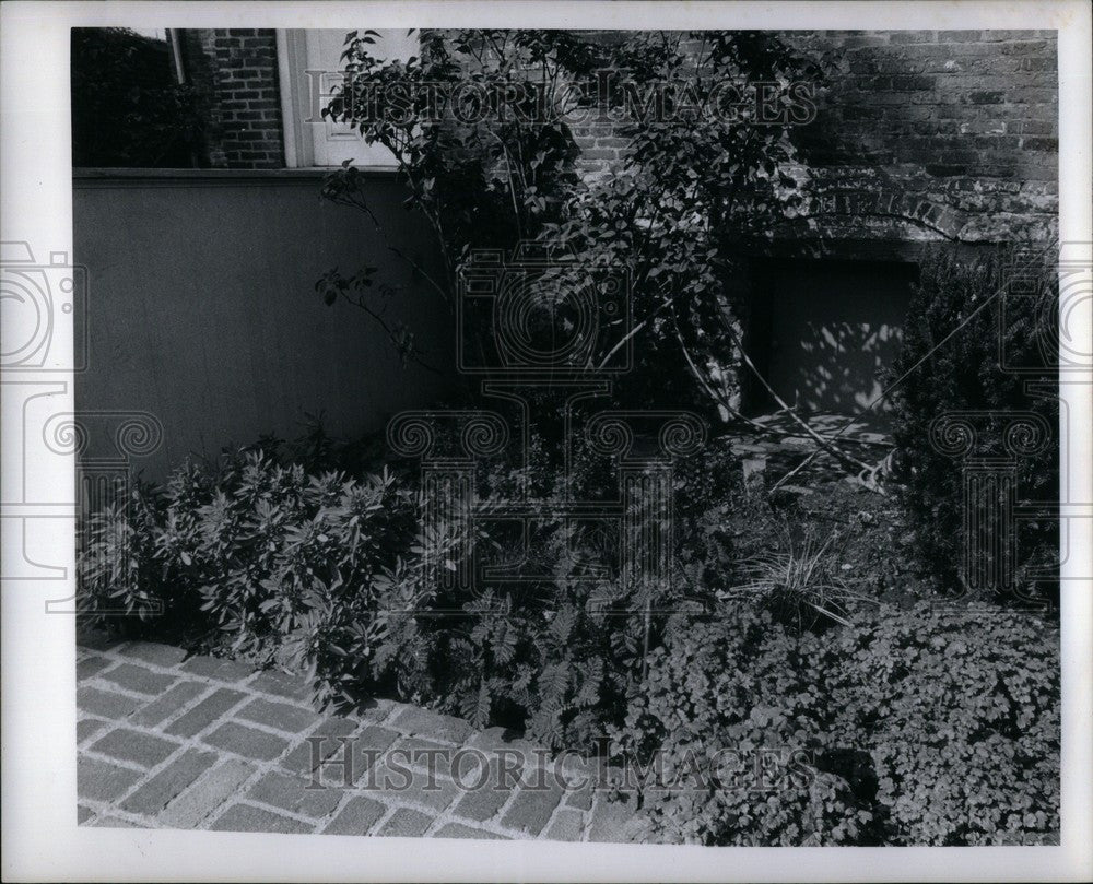 1974 Press Photo MOROSS HOUSE, HERB GARDEN - Historic Images