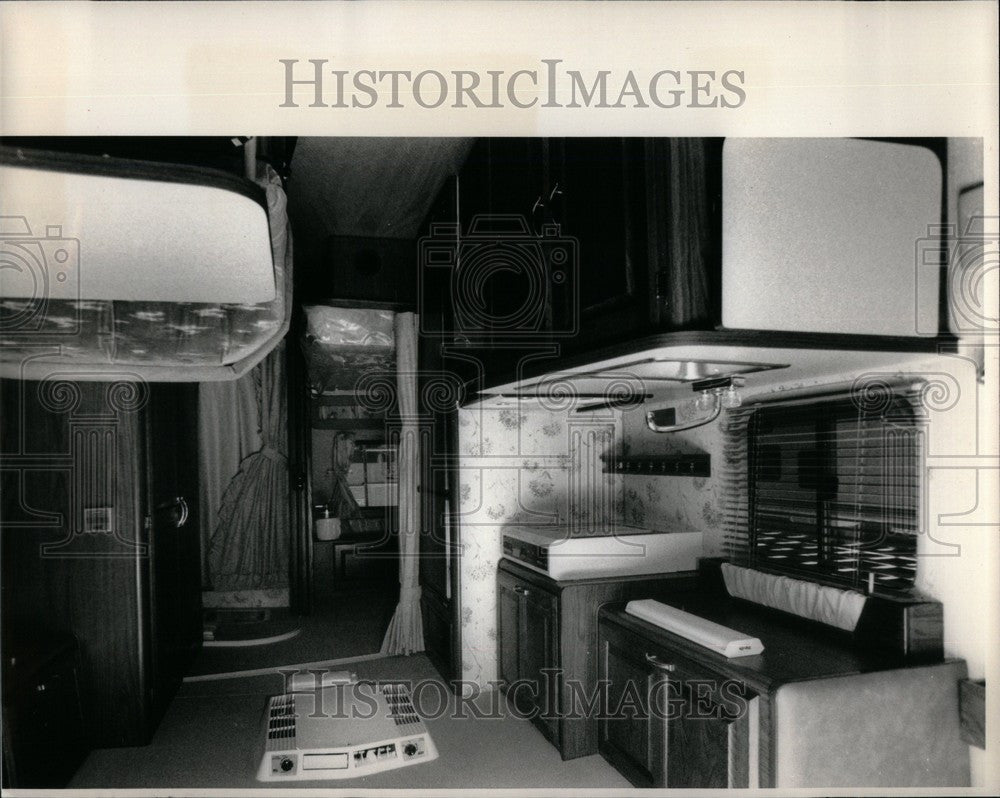 1986 Press Photo Winnebago Chieftain - Historic Images