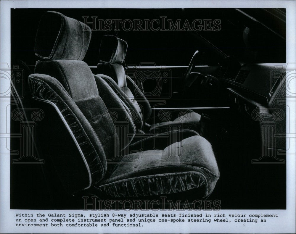 Press Photo 8-way adjustable seats - Historic Images