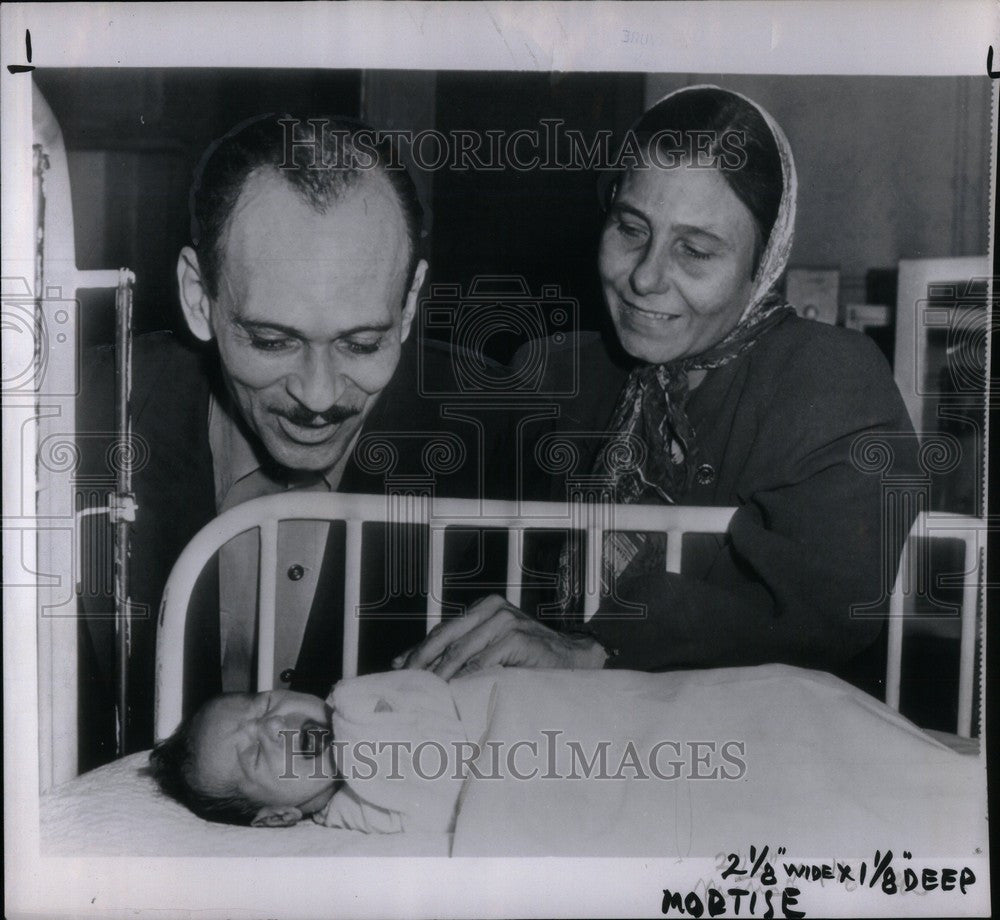 1952 Press Photo Rafael Anna Hernandez Infant Recovered - Historic Images