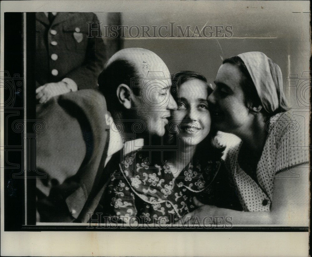 1971 Press Photo Sibel Erkan parents Dincer kidnapped - Historic Images
