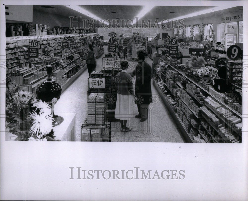 1955 Press Photo Kinsel Drug Company - Historic Images