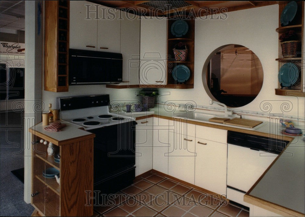 1987 Press Photo kitchen remodeling wood laminate - Historic Images