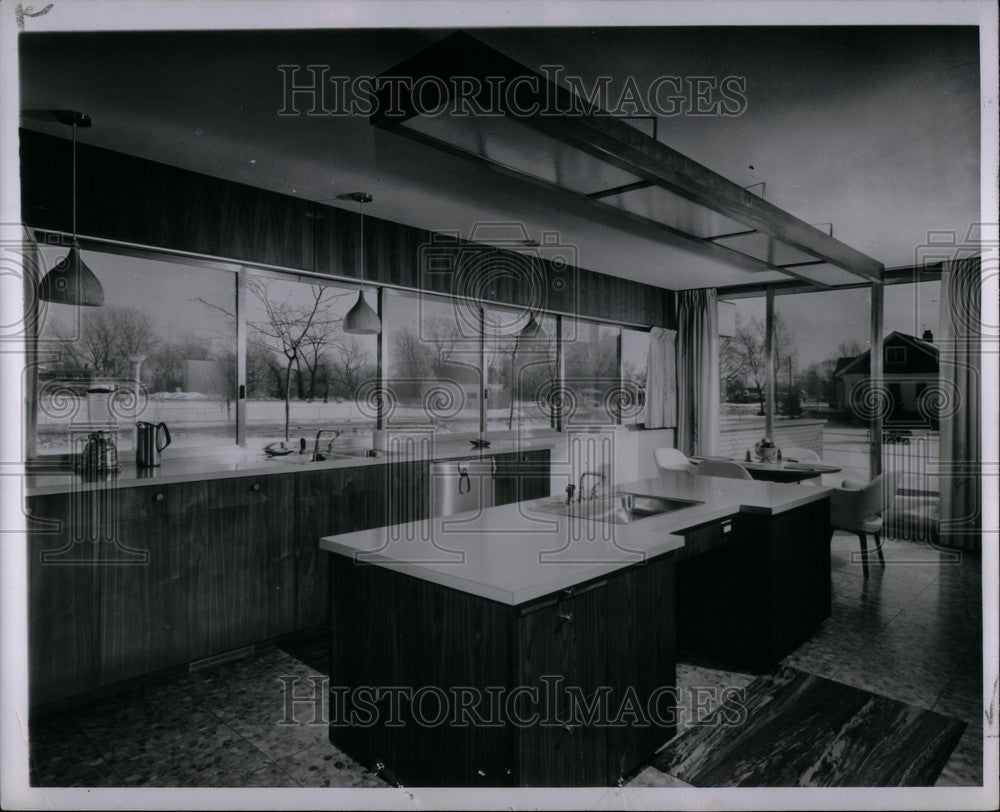 1960 Press Photo Kitchen room cooking food residence - Historic Images