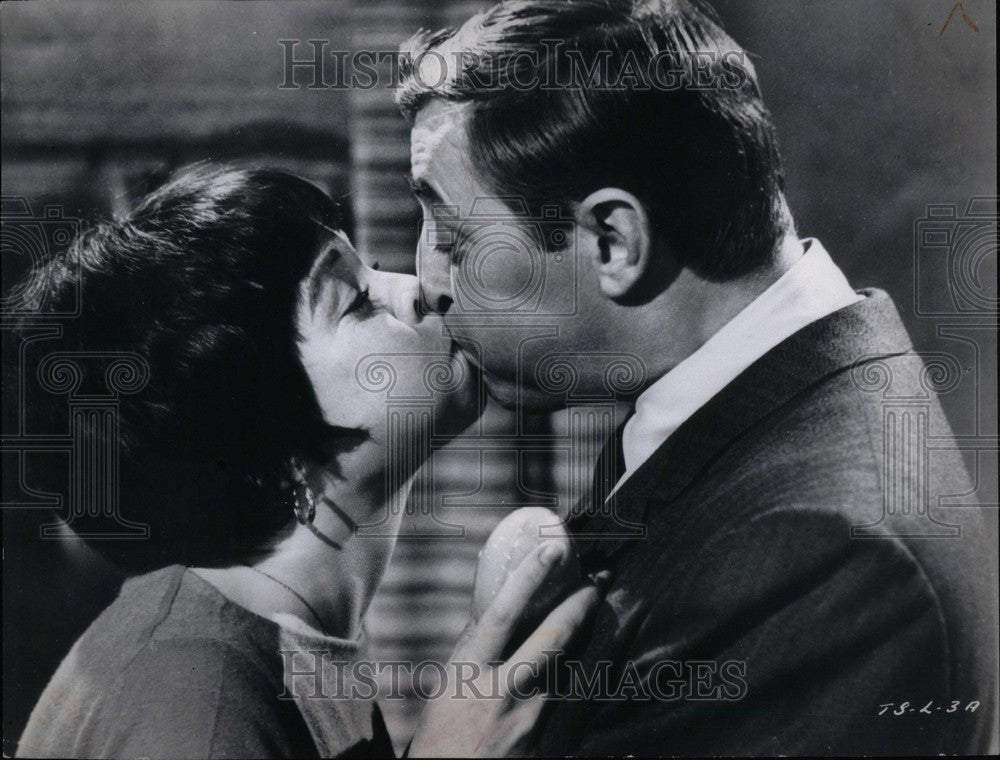 1963 Press Photo Kissing love, passion, affection, love - Historic Images