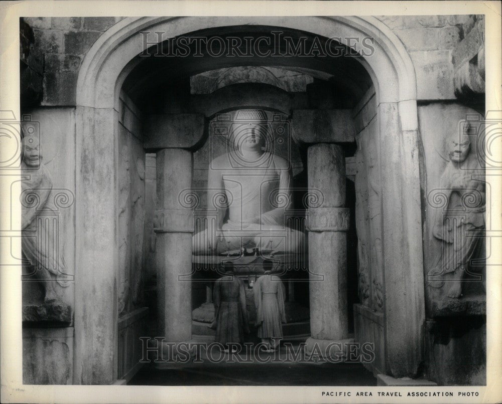 Press Photo Korea cave temple Buddhism Buddhist - Historic Images