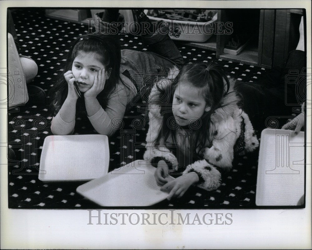 1981 Press Photo Rachel Lessen Michele Shapiro - Historic Images