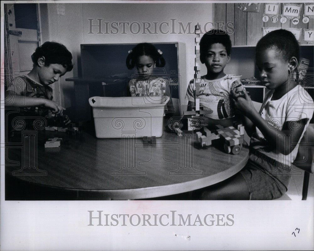 1977 Press Photo Kindergarten - Historic Images