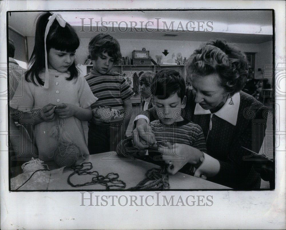 1973 Press Photo crochet kindergarten - Historic Images